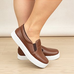 Tênis Slip On Liso Café