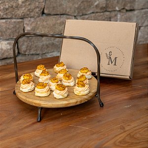 Canapé com Pasta de Tomate e Camarão