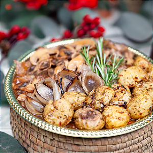 Maminha ao Molho de Cogumelos e Batatas ao Murro