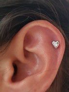 Piercing de furo de aço coração e zircônia