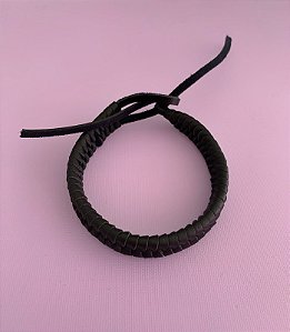 Pulseira couro trançado preta