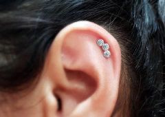 Piercing de aço furo 3 zircônias