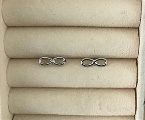Brinco de aço infinito