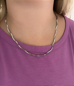 Colar de aço fita trançada dupla