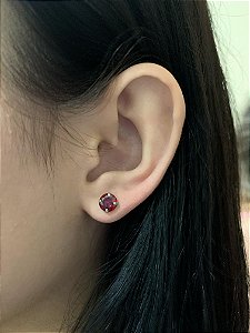 Brinco de prata ponto de luz vermelho 6mm