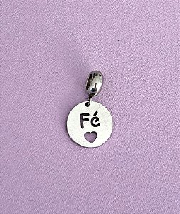 Berloque de aço medalha fé com coração