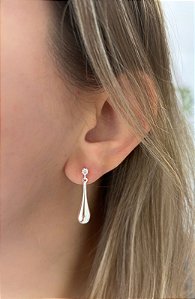 Brinco de prata gota com ponto de luz