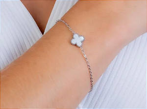 Pulseira de aço trevo maciço branco