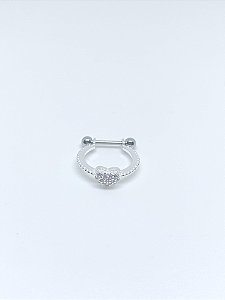 Piercing de prata conch coração cravejado