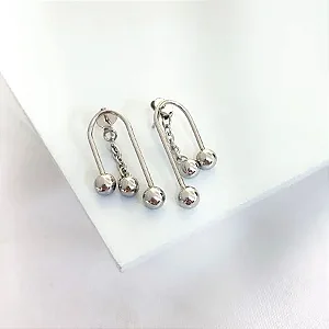 Brinco de aço pêndulo bolinhas