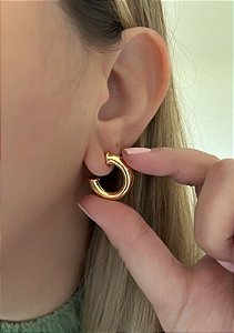 Brinco dourado argola tubo lisa