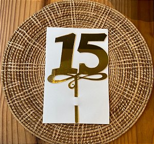 Topo de Bolo 15 anos Dourado