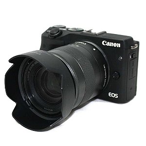 Câmera Canon EOS M3 com Lente 18-55mm IS STM com Parasol Seminova