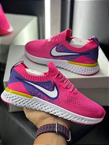 Tênis Nike React Pink