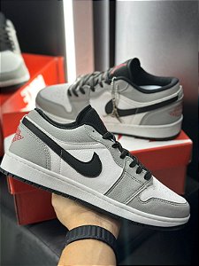 Tênis Nike Air Jordan 1 Low Smoke Gray