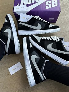 DUNK LOW SB CINZA/ PTO