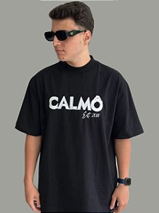 Camiseta Over Calmô Apply Preta