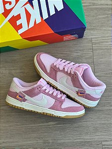 DUNK LOW SB ROSA