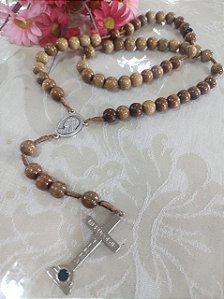 Terço Medjugorje – entremeio Rainha da Paz (fundo Medjugorje) - Conta grande imbuia lisa