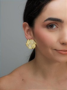 BRINCO ESPIRAL LUZ | BANHADO A OURO