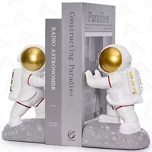 Escultura Decorativa Astronauta Aparador de Livros II