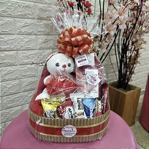 Cesta Presente Namorados Com 01 Urso de Pelúcia I Love You 01 Creme Hidratante Todo Dia 06 Bombons Sortidos 01 KitKat 9