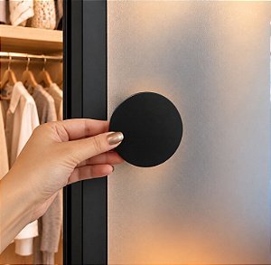 Puxador Duplo Lua Cheia Redondo Pequeno 8cm Um Furo Preto / Branco