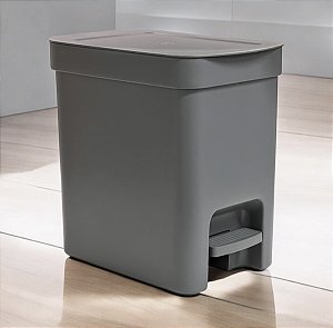 LIXEIRA DE PEDAL TRIUM 6L CHUMBO