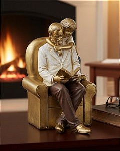 ESTATUETA DECORATIVA AVÔ COM NETO DECORATIVA