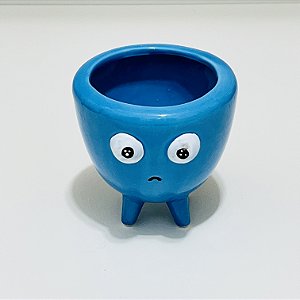 VASO AZUL COM PÉ E CARINHA FOFA