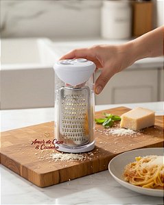 RALADOR DE QUEIJO COM DISPENSER NA MESA