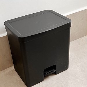 LIXEIRA DUPLA COM PEDAL TRIUM 20L PRETA