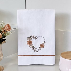 TOALHA DE LAVABO LINHO BORDADA CORAÇÃO AÇAÍ