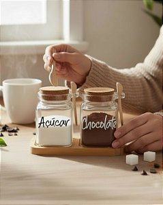 KIT 2 POTES DE VIDRO COM COLHER E BANDEJA DE BAMBU 310ML