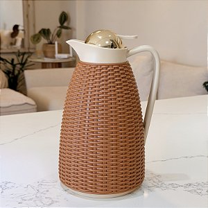 GARRAFA TÉRMICA NEW RATTAN MARROM COM TAMPA DOURADA 1L