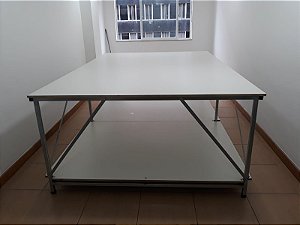 Estrutura para Mesa de Corte, Costura e Enfesto de Tecidos 260x180
