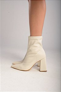 Bota Feminina Giulia Off-white Soft