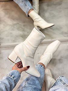Bota Feminina Naty Off-White strech