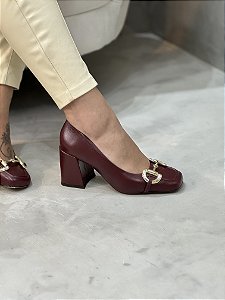Scarpin em Couro Livia Cherry Salto Bloco