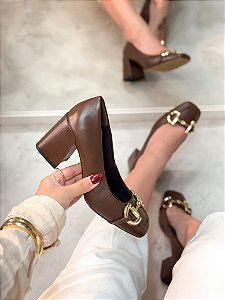 Scarpin Feminino Livia Marrom em Couro Legítimo