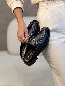 Mule Feminino Gabi Preto em Couro legítimo