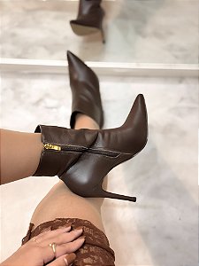 Bota Feminina Sasha Marrom em Couro legítimo
