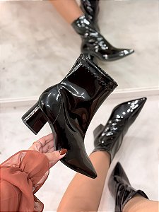 Bota Feminina Carina Strech Preta Verniz