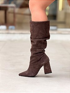 Bota Feminina Slouch Beatriz Marrom Camurça em Couro legitimo