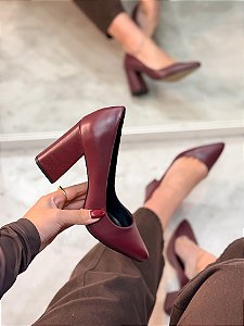 Scarpin Feminino Penélope Vinho em Couro legítimo