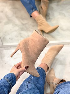 Bota Feminina Perla Nude Camurça couro Salto fino