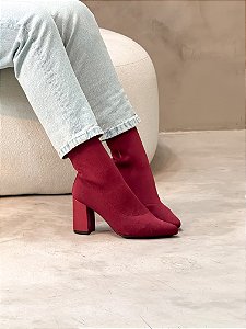 Bota Feminina Lore Vinho em meia Tricô