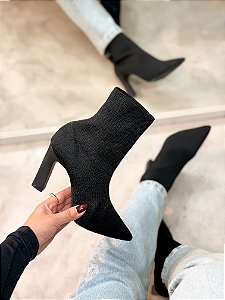 Bota Feminina Ivy Preta em Meia
