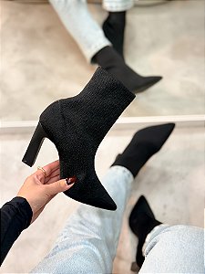 Bota Feminina Ivy Preta em Meia