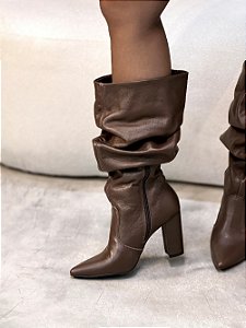 Bota Feminina Siena Slouch Marrom em Couro legítimo